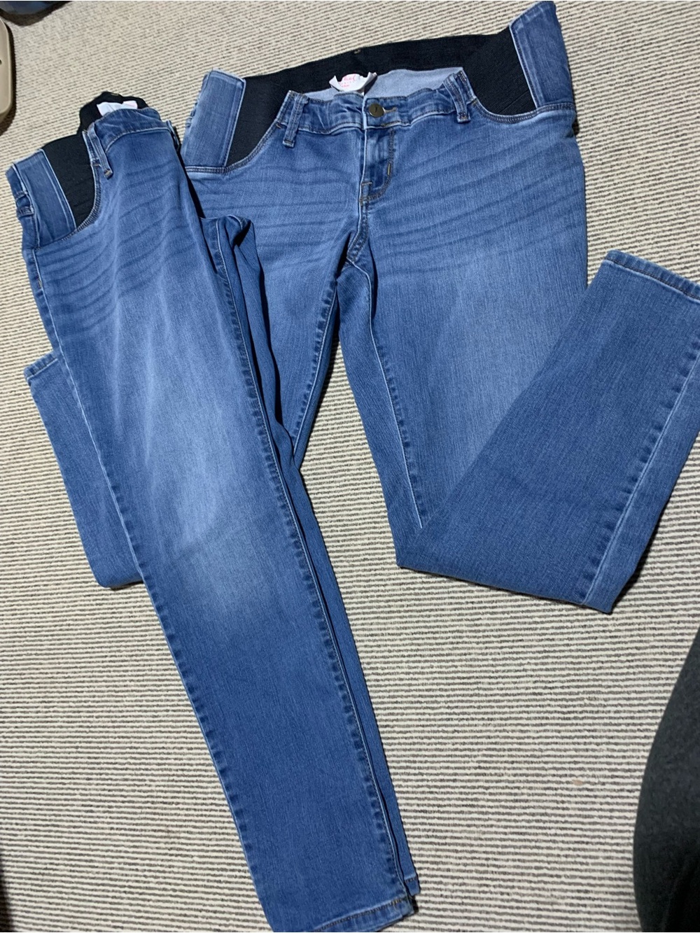 Lot of 2 pairs of Maternity blue jegging jeans. Size 10/30 Ingrid&Isabel
